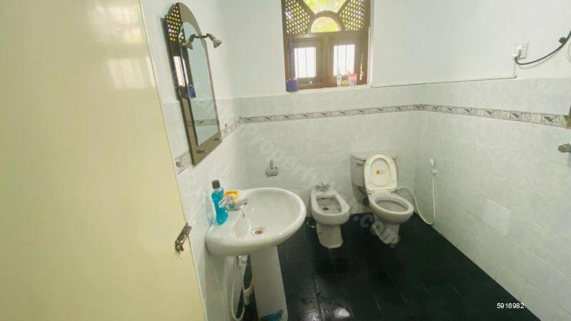 Bathroom - House for rent in Koswatta