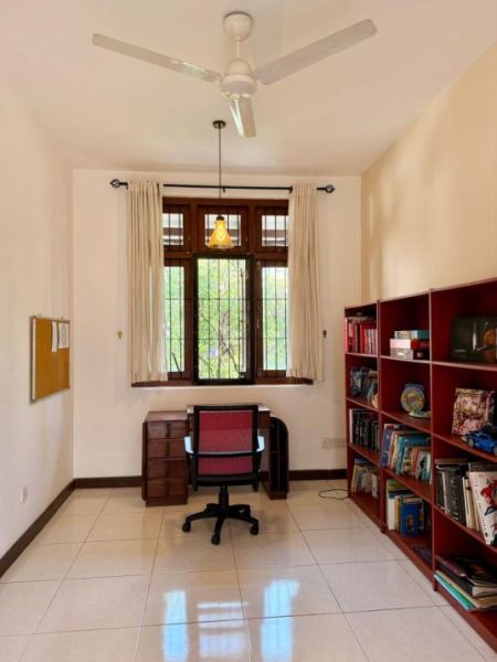 Living Room - 2 Story House for Rent in Kirulapona, Colombo 5 - EH420