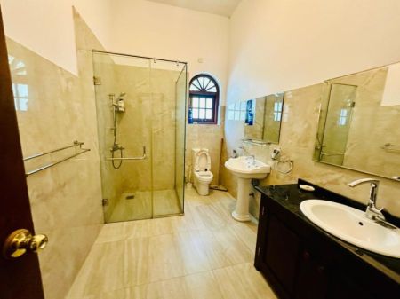 Bathroom - Nugegoda Luxury House For Sale In Prime Location 
