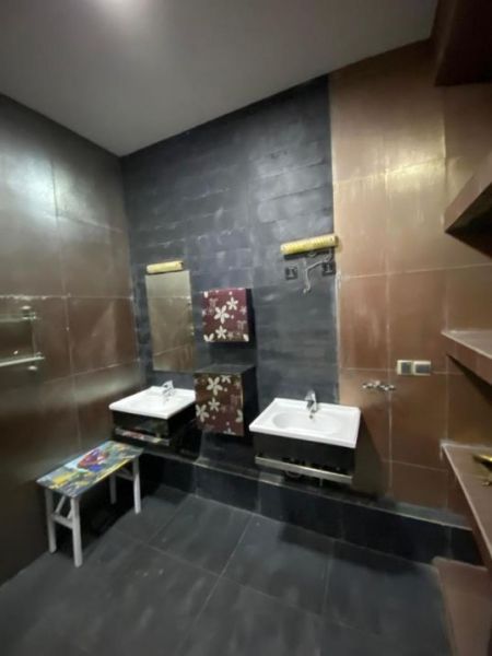 Bathroom - 🏡✨ Luxury House For Sale In Colombo 03 ✨📐 3,500 Sqft | 🌳 13.50 Perches | 4br | 3 Liv R 🏡