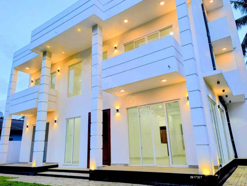 House for sale in Galle