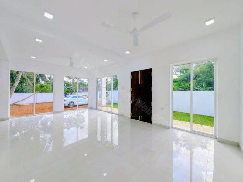 House for sale in Galle