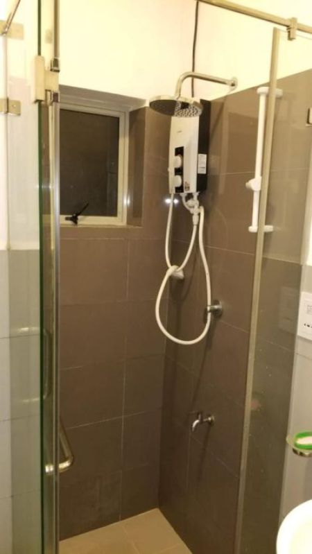 Bathroom - Ariyana Resort Apartment For Sale in Athurugiriya - EA284