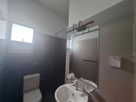 Bathroom - Canterbury Golf 2 Bedrooms Apartment For Sale in Piliyandala - EA715