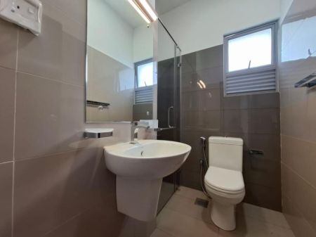 Bathroom - Canterbury Golf 3 Bedrooms Apartment For Sale in Piliyandala - EA810