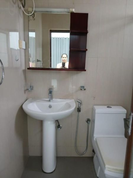 Bathroom - Blue Ocean Furnished Apartment For Sale in Mount Lavinia - EA858