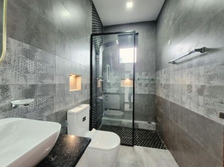 Bathroom - Modern Designed 2 Story House For Sale In Athurugiriya 
