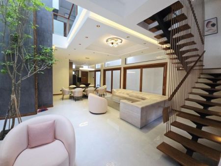 Living Room - B/N Fully Furnished Luxury 3 Story House For Sale In Battaramulla 