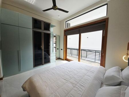 Bedroom - B/N Fully Furnished Luxury 3 Story House For Sale In Battaramulla 
