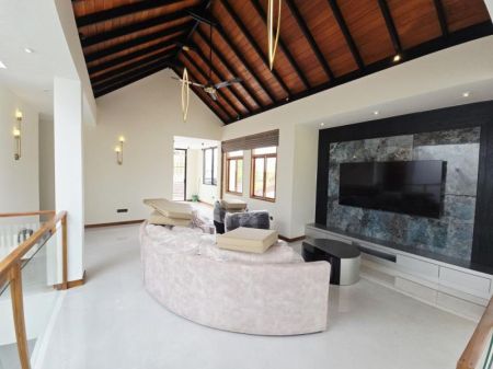 Living Room - B/N Fully Furnished Luxury 3 Story House For Sale In Battaramulla 
