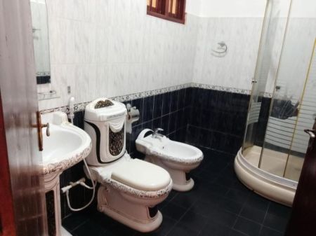 Bathroom - 5 BR House for rent in Rajagiriya 
