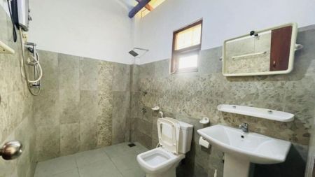 Bathroom - (DAR116) Fully Furnished Apartment for Rent in Kottawa