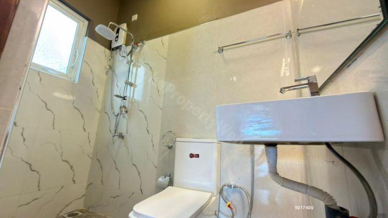 Bathroom - House for sale in Ja Ela