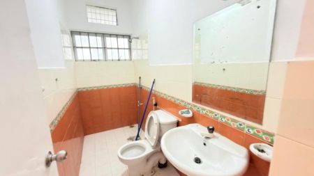 Bathroom - (SR1494) Two Storey House for Rent in Thalawathugoda