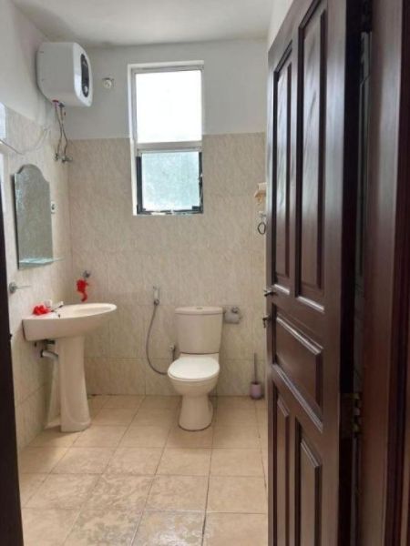 Bathroom - (NAR670) 3BR Apartment for Rent in Colombo 6