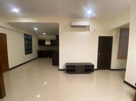 Living Room - (HAR219) 3BR Luxury Apartment for Rent in Kelaniya