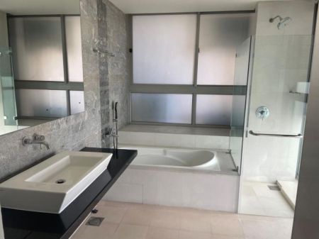 Bathroom - The Emperor | Colombo 3 | 3Bedroom  | Luxury | Spacious | 118M