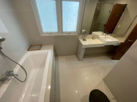Bathroom - Fairway Sky gardens furnished 4 bedrooms rent at Rajajgiriya 