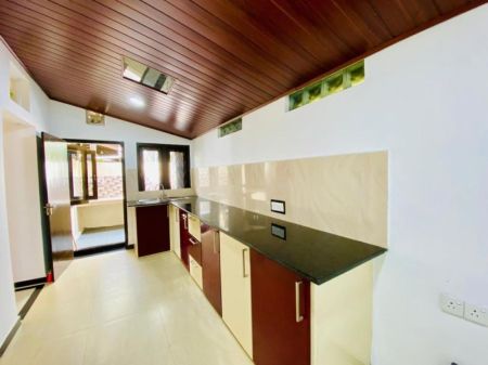 Kitchen - Home for Sale in Athurugiriya – Millennium City Heartland