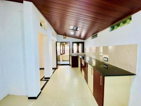 Kitchen - Home for Sale in Athurugiriya – Millennium City Heartland