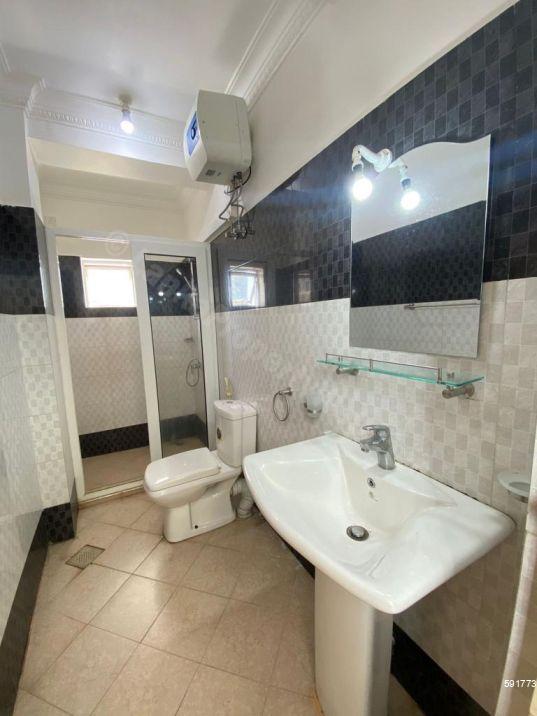 Bathroom - Apartment for rent in Colombo 5