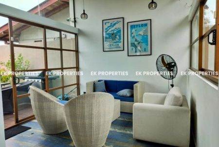 Living Room - 4 Bedroom Modern House For Sale in Colombo 5 | 8.5 Perches | EK-1397