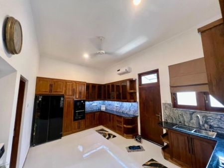 Kitchen - Luxury House for Sale – Palawaththa, Battaramulla | LKR 255,000,000 (EM140JS)
