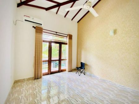 Bedroom - House for sale in Athurugiriya 
