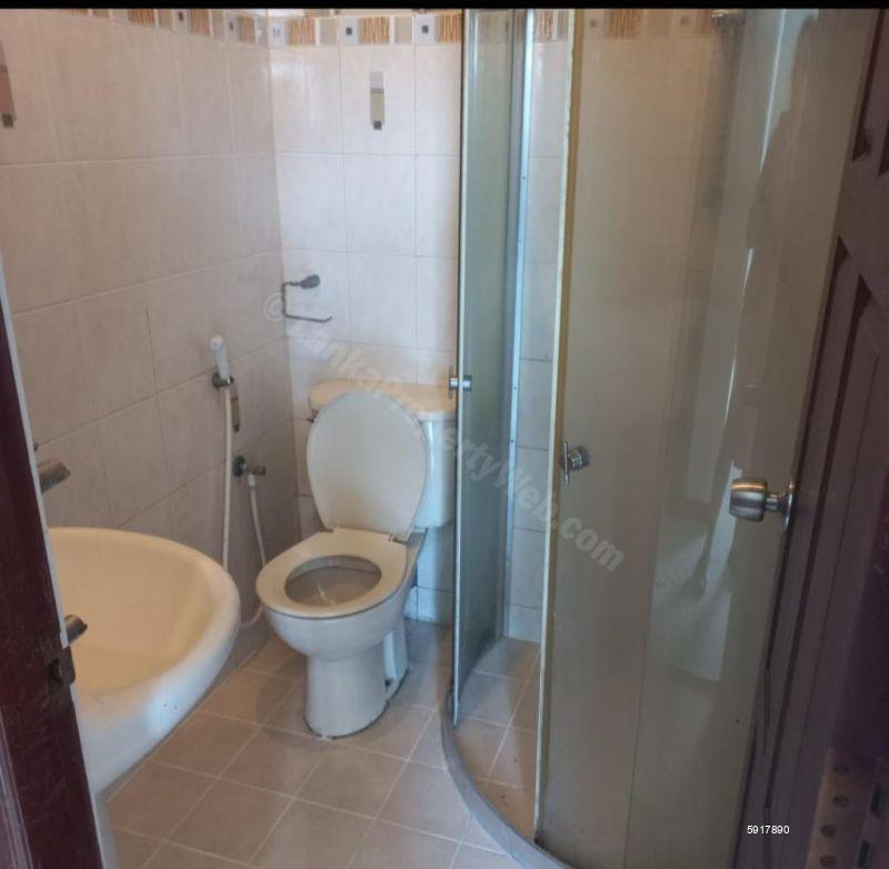 Bathroom - Apartment for rent in Colombo 5