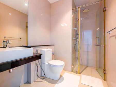 Bathroom - Apartment for Sale in Oceanfront Condominium, Galle