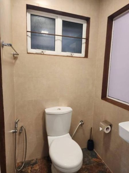 Bathroom - 04.40 perches - Furnished House for Rent - HL53436