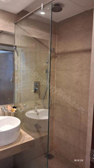 Bathroom - Apartment for rent in Colombo 3