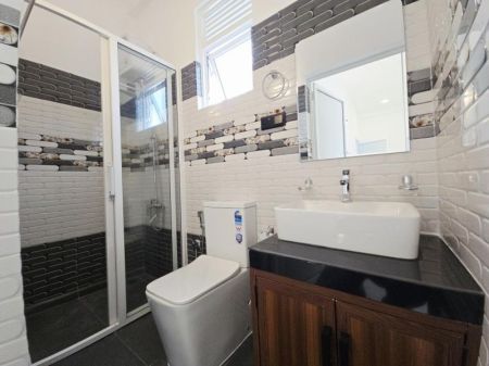 Bathroom - 03BR Luxury Three Story House For Sale In Kesbewa 