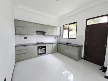 Kitchen - Modern Designed Luxury Three Story House For Sale In Homagama 