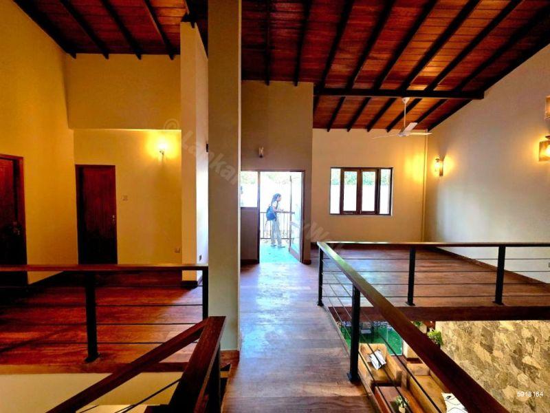 House for sale in Thalawathugoda