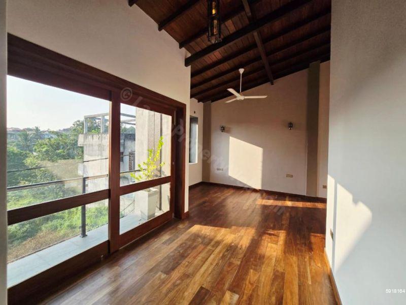 House for sale in Thalawathugoda