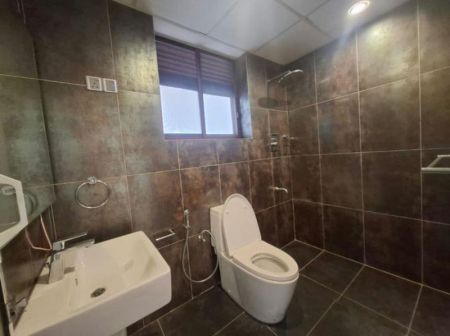 Bathroom - 04 Bedroom Unfurnished 02 Storied House for Sale in Colombo 05 (A5687)