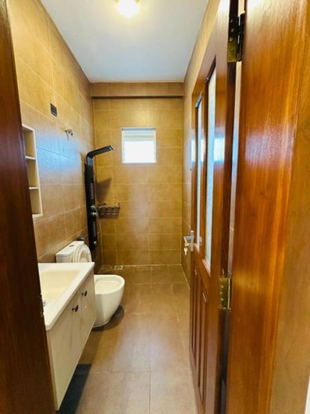 Bathroom - House for sale in Boralesgamuwa 