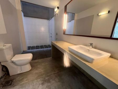 Bathroom - Superb Battaramulla Furnished Home with Pool