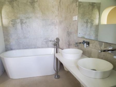 Bathroom - Exceptional Unfurnished Pelawatte Home with Pool