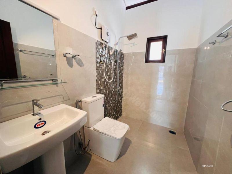 Bathroom - House for sale in Malabe