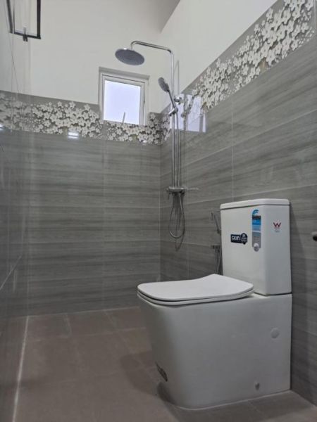 Bathroom - 2 Bedrooms Apartment(Upstair) for rent in Negombo ,Kattuwa