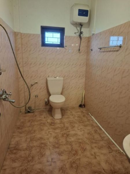 Bathroom - MAHARAGAMA Spcious House|Bordering PADDY FIELDS| 20 Perches| 5 Bedrooms| Rs. 39.5 Mil
