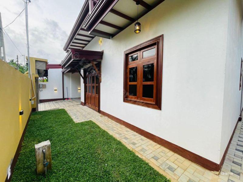 Exterior - House for sale in Homagama