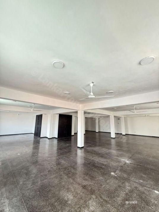 Commercial for rent in Colombo 6