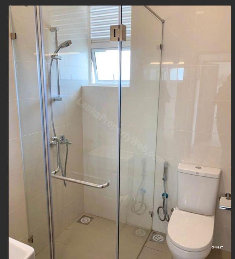 Bathroom - Apartment for sale in Colombo 8
