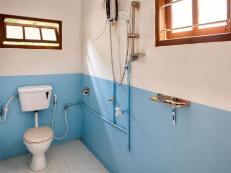 Bathroom - 18 Perches Semi-Commercial Property for Sale in Kegalle
