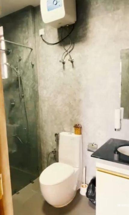Bathroom - Apartment for rent in Colombo 3