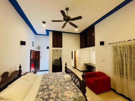 Living Room - 12 Bedroom House for Rent in Colombo 7 - PDH55