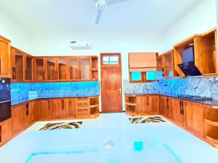 Kitchen - Brand New Luxury House for Sale at Pelawatte (HSSH129)